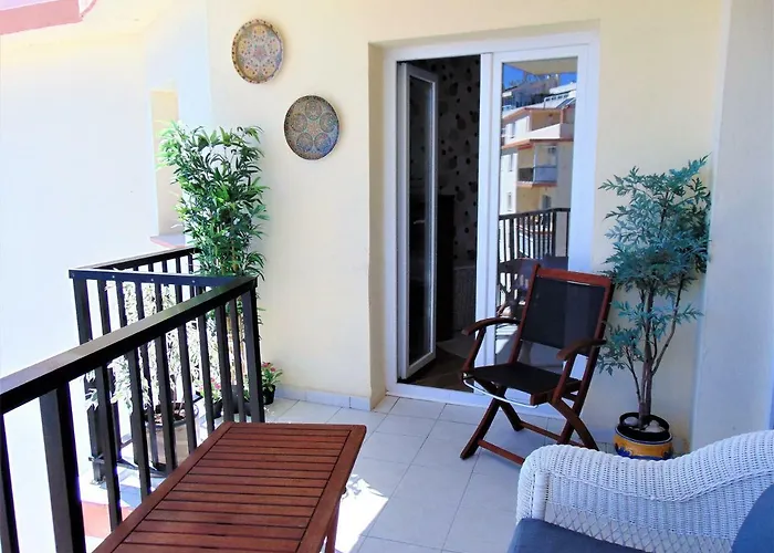 Estrella One Bedroom With Pool フエンヒロラ